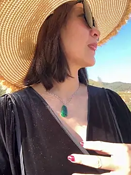 A-ZJunn online show from February 20, 7:21 am