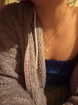 gatitachula93 online show from April 25, 9:01 pm