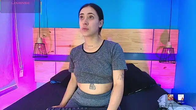 Ariana collinss online show from May 8, 11:57 am