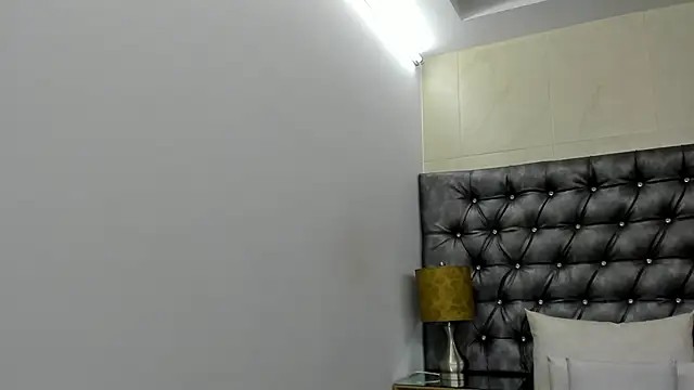 JulietaWales online show from March 9, 11:35 am