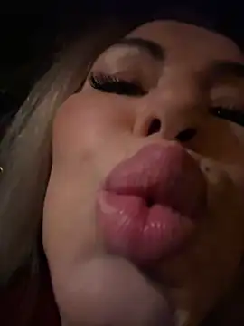 AnikaSunshine online show from April 17, 8:55 pm