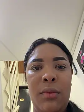 MIAROGGERSS online show from January 31, 7:45 pm