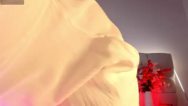 MajoLinares online show from April 23, 7:05 pm