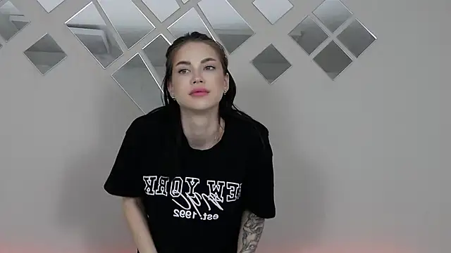 RachaelMils online show from February 7, 7:12 am