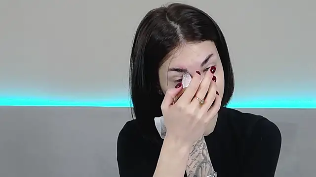 RachaelMils online show from April 18, 3:53 am