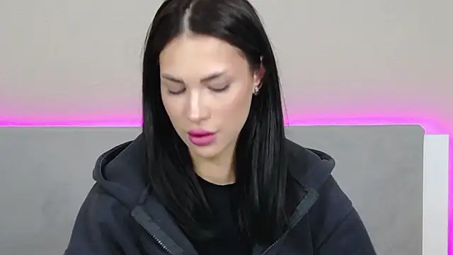 RachaelMils online show from March 3, 7:25 am