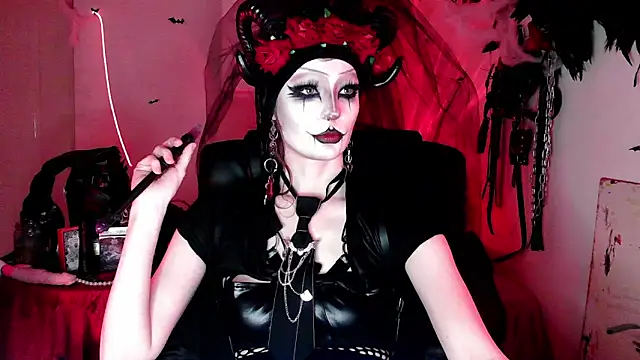 EmpressMorrigan online show from March 15, 1:46 pm