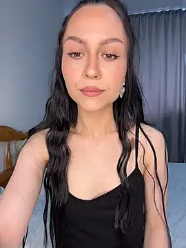 MonicaMercer online show from April 8, 9:00 am