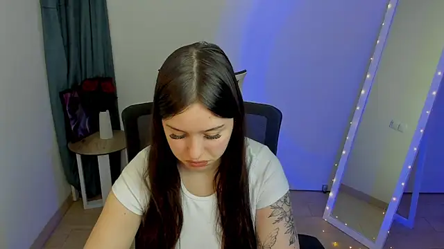 Lilu May online show from May 8, 1:14 pm