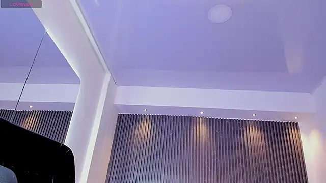 TiffanyHoustton online show from April 25, 1:41 pm