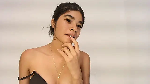 phia carter online show from January 16, 2:51 am