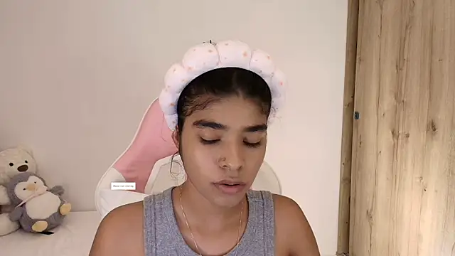 phia carter online show from April 22, 2:52 am