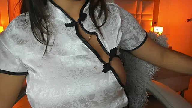 Zoei Moon online show from April 27, 7:00 pm