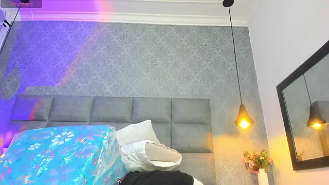 emilyy r online show from February 3, 7:18 pm