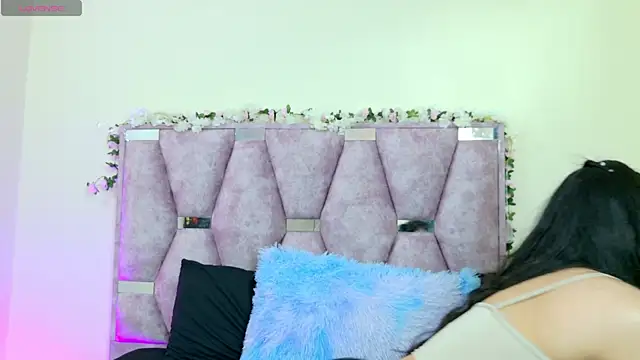 iris and damian online show from January 14, 4:23 pm