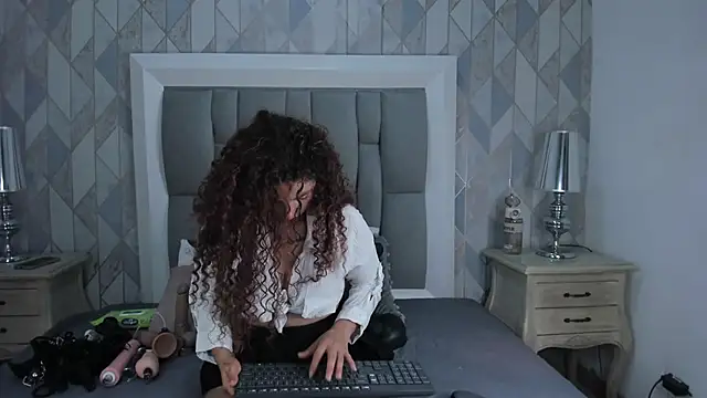 penelope cox online show from June 11, 3:47 am