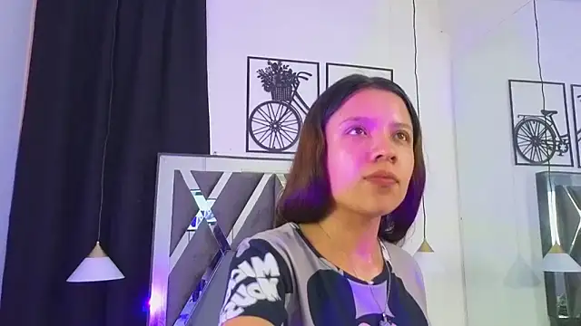 Hannah stuart online show from March 7, 2:02 pm