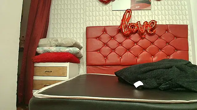 Elizabetth Roman online show from March 3, 6:58 pm