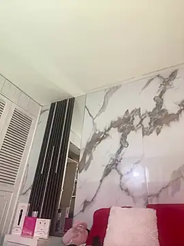 BellaHarpeer online show from April 25, 4:15 pm