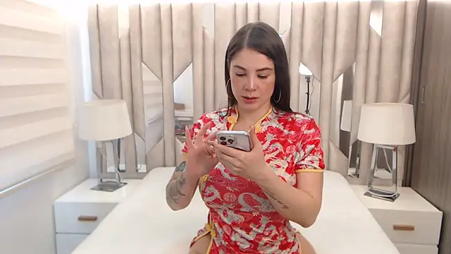 KcristalWhite online show from March 2, 4:03 pm