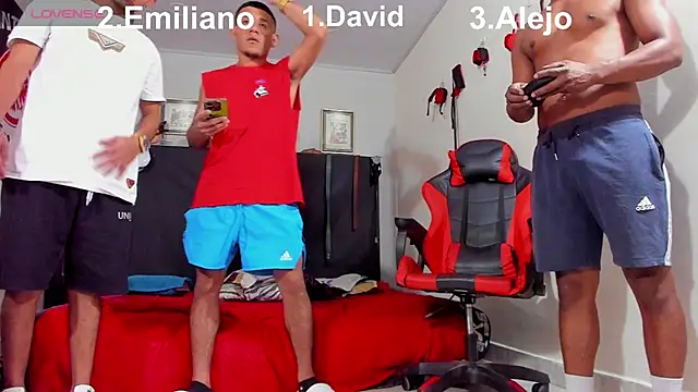 roomies  online show from January 17, 6:26 pm