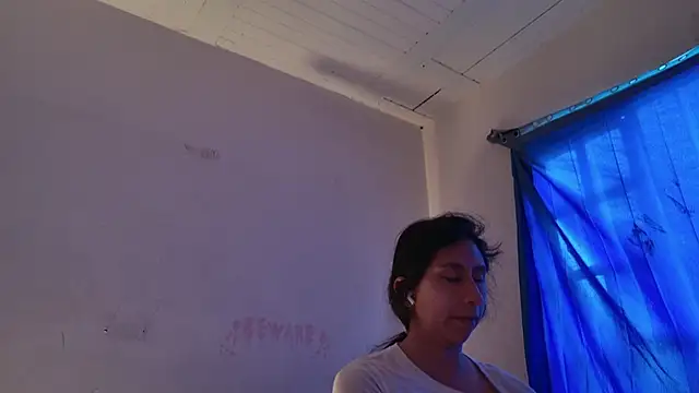 MoonLipsON- online show from April 21, 4:47 pm