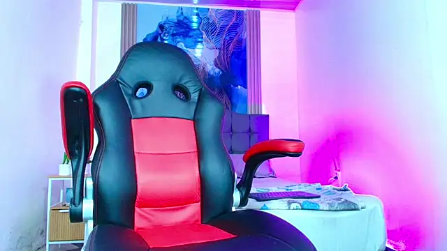 Valentina and sneider  online show from April 24, 10:23 pm