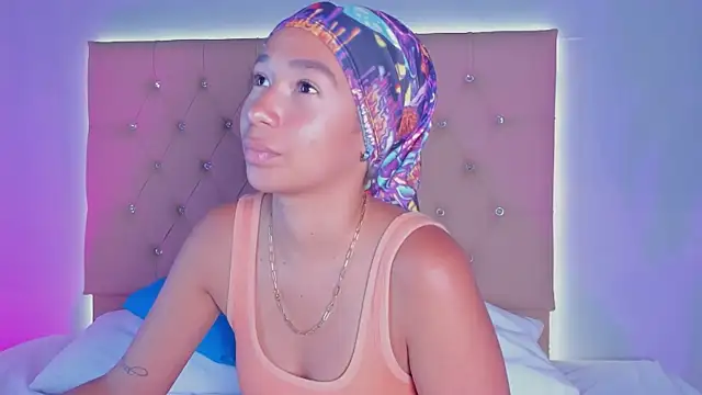 EmmaLawrence  online show from January 6, 7:50 pm