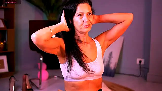 SkylerAura online show from December 20, 6:17 am