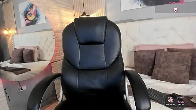 ariana  rosse online show from February 17, 12:15 pm