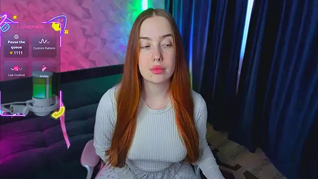 moon siren online show from April 7, 3:03 pm