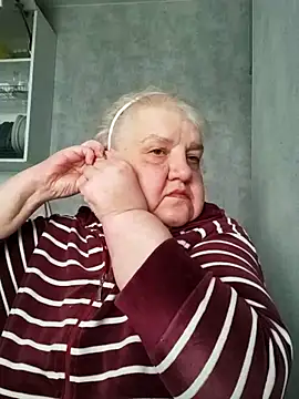 HapinessLovee online show from April 11, 8:18 am