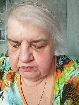 HapinessLovee online show from April 24, 2:09 pm