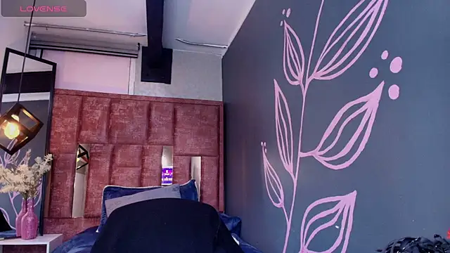 Kiara Fox   online show from June 11, 12:32 am