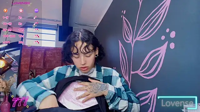 Kiara Fox   online show from June 9, 9:03 pm