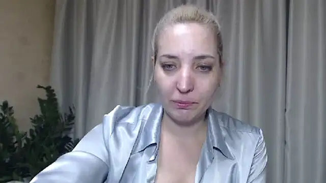 Snapshot of sweetpussy chatting on September 19, 4:39 pm sweetpussy online show from September 19, 4:39 pm
