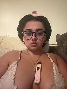 Wild Busty Niyah XX online show from June 10, 9:02 pm