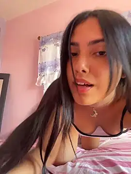  Laurentt  online show from February 5, 7:06 pm