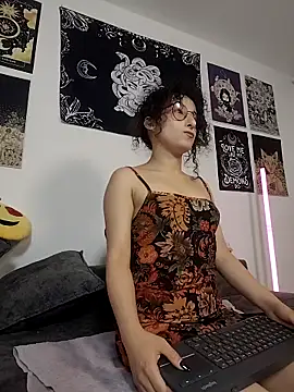 little  ammy online show from April 21, 2:51 am