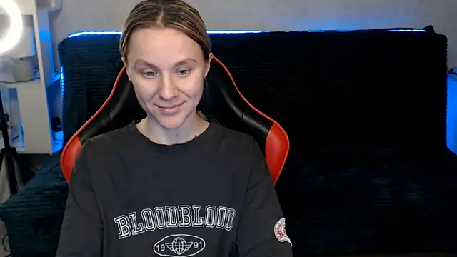 MiaBun1 online show from April 26, 2:04 pm