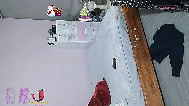 lilly dang online show from January 8, 4:00 pm