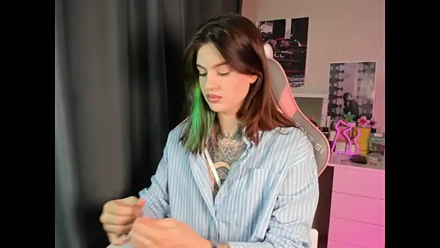 NikkieKitty online show from December 16, 12:00 pm