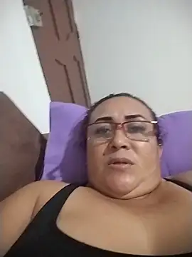 Nini Love  online show from April 3, 3:26 am