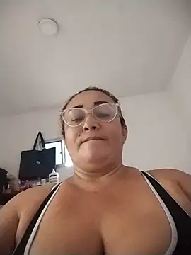 Nini Love  online show from April 26, 9:23 pm