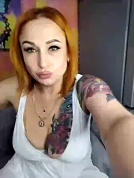 Very sly fox online show from April 22, 4:37 pm