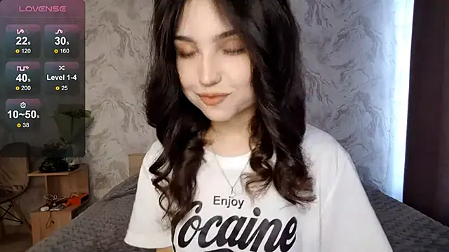 Qwami Amie online show from April 22, 6:43 am