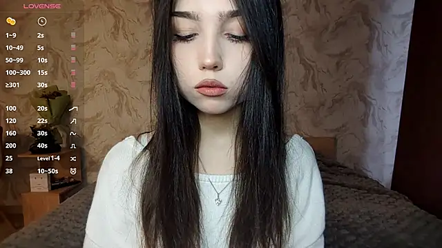 Qwami Amie online show from April 5, 1:32 pm