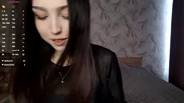 Qwami Amie online show from April 28, 6:50 am