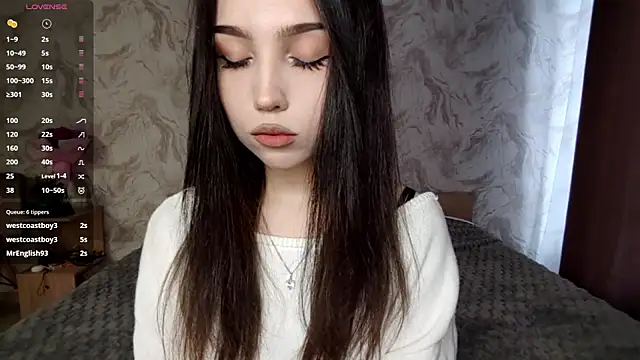 Qwami Amie online show from April 24, 12:41 pm