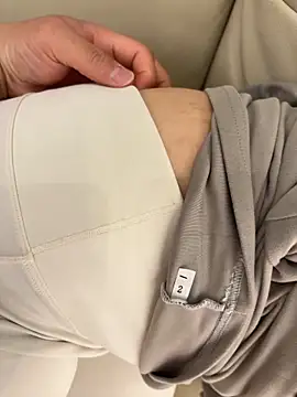 qwe522522 online show from January 18, 8:43 am